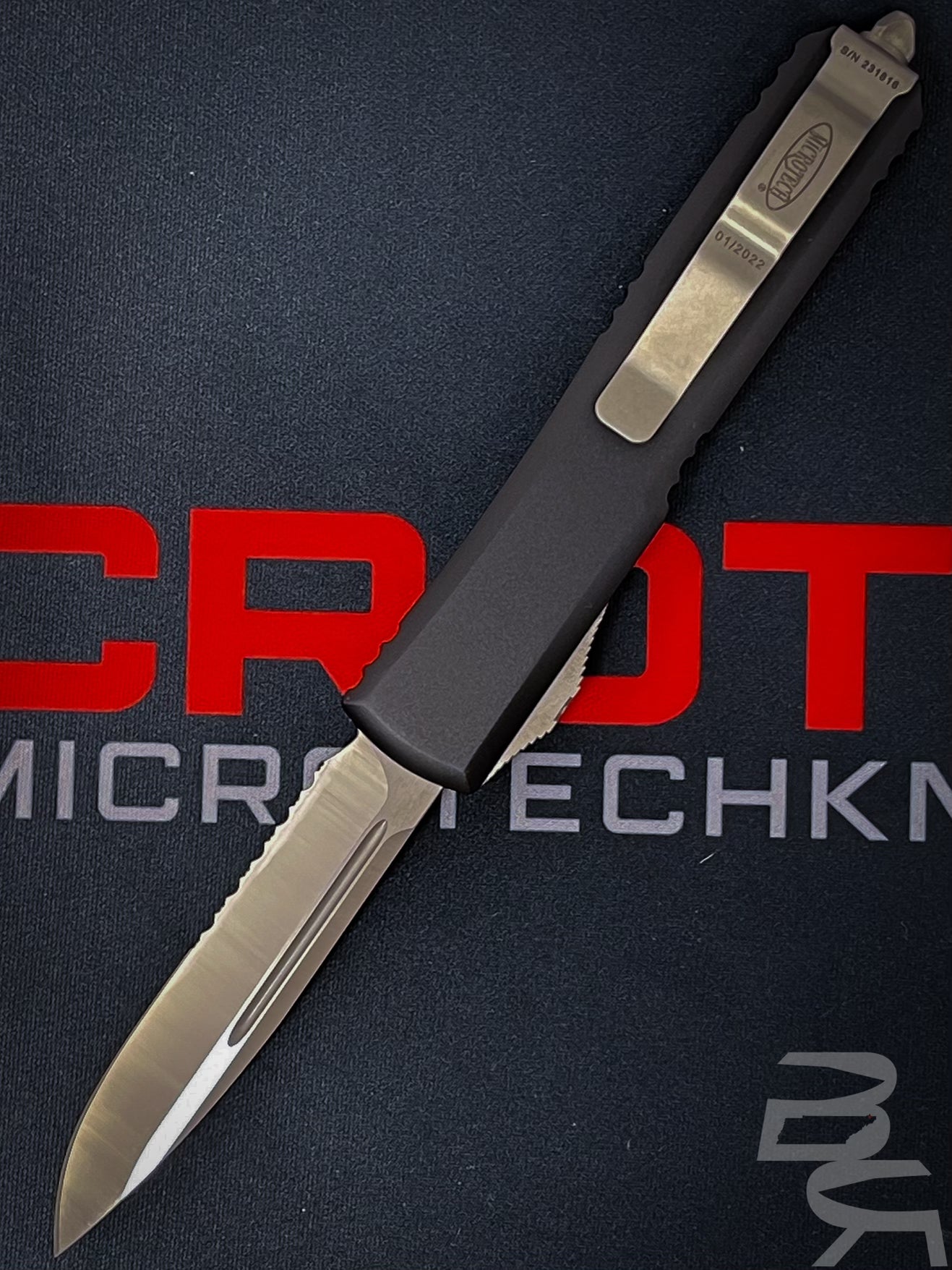 Microtech Ultratech S/E Satin Partial Serrated M390