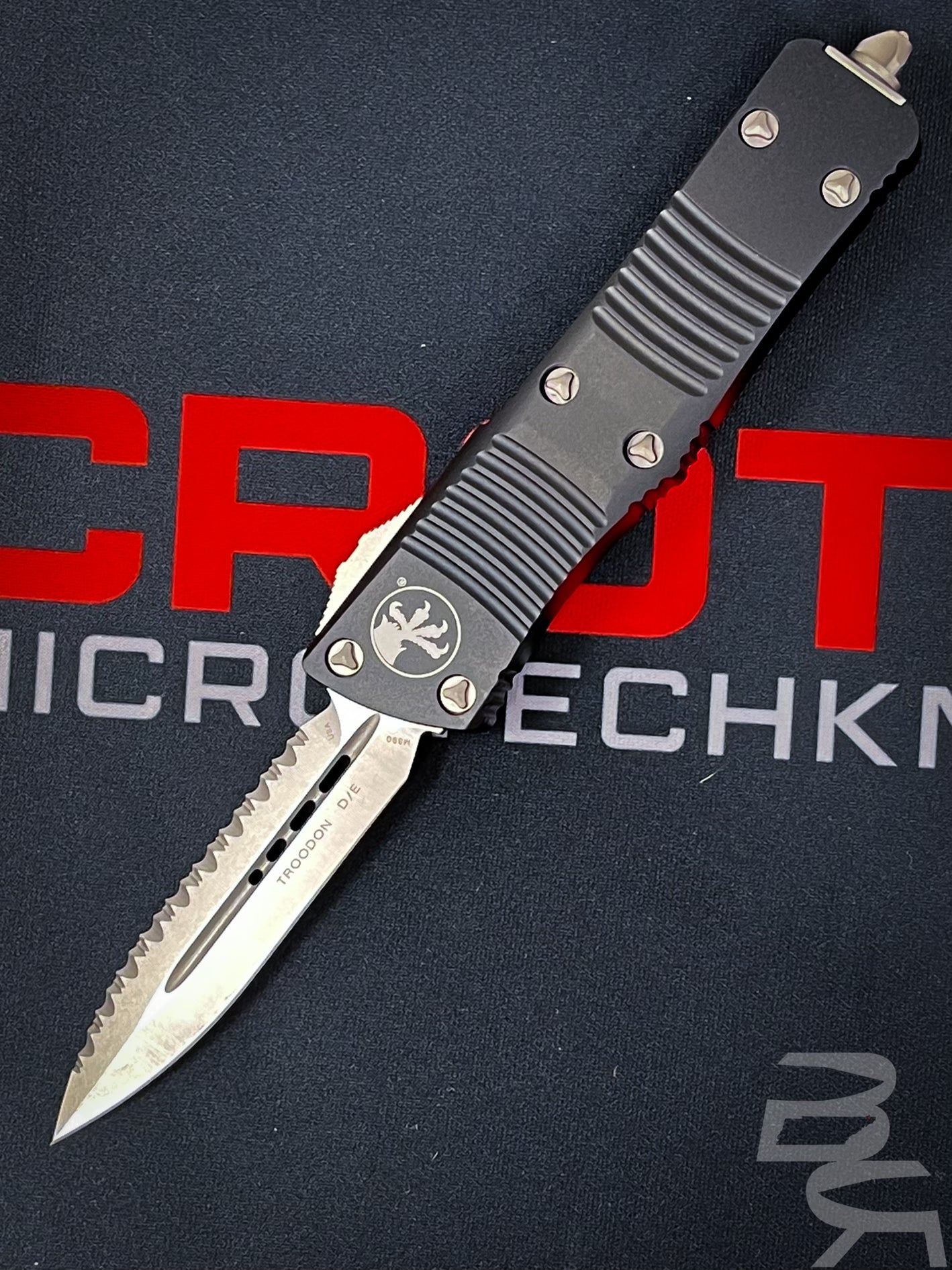 Microtech Troodon D/E Stonewash Full Serrated M390