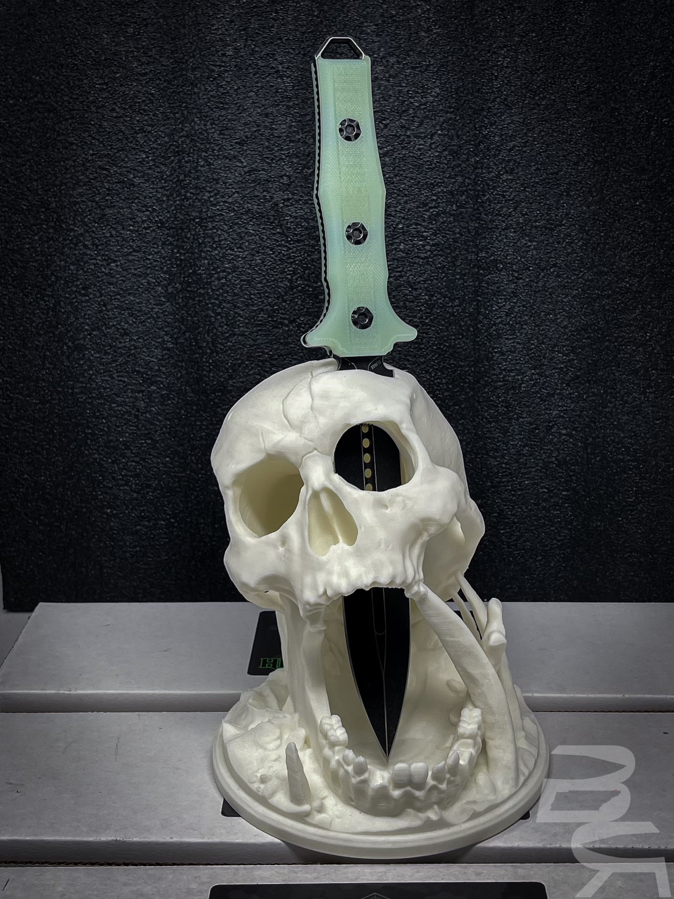 Heretic Nephilim Double Edge Battleworn Black Jade G10