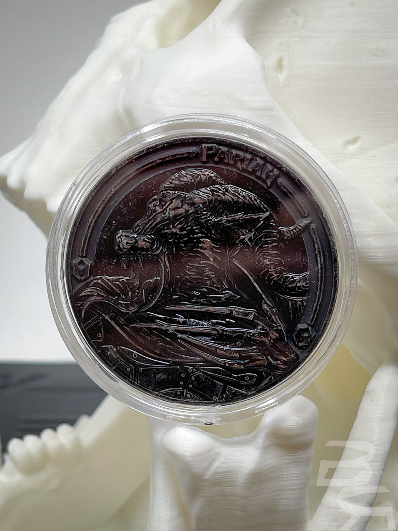 Heretic Knives Pariah Challenge Coin H997-PB Battle BLK