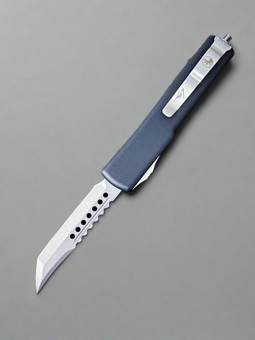 Microtech UTX-70 Black Stonewashed Hellhound